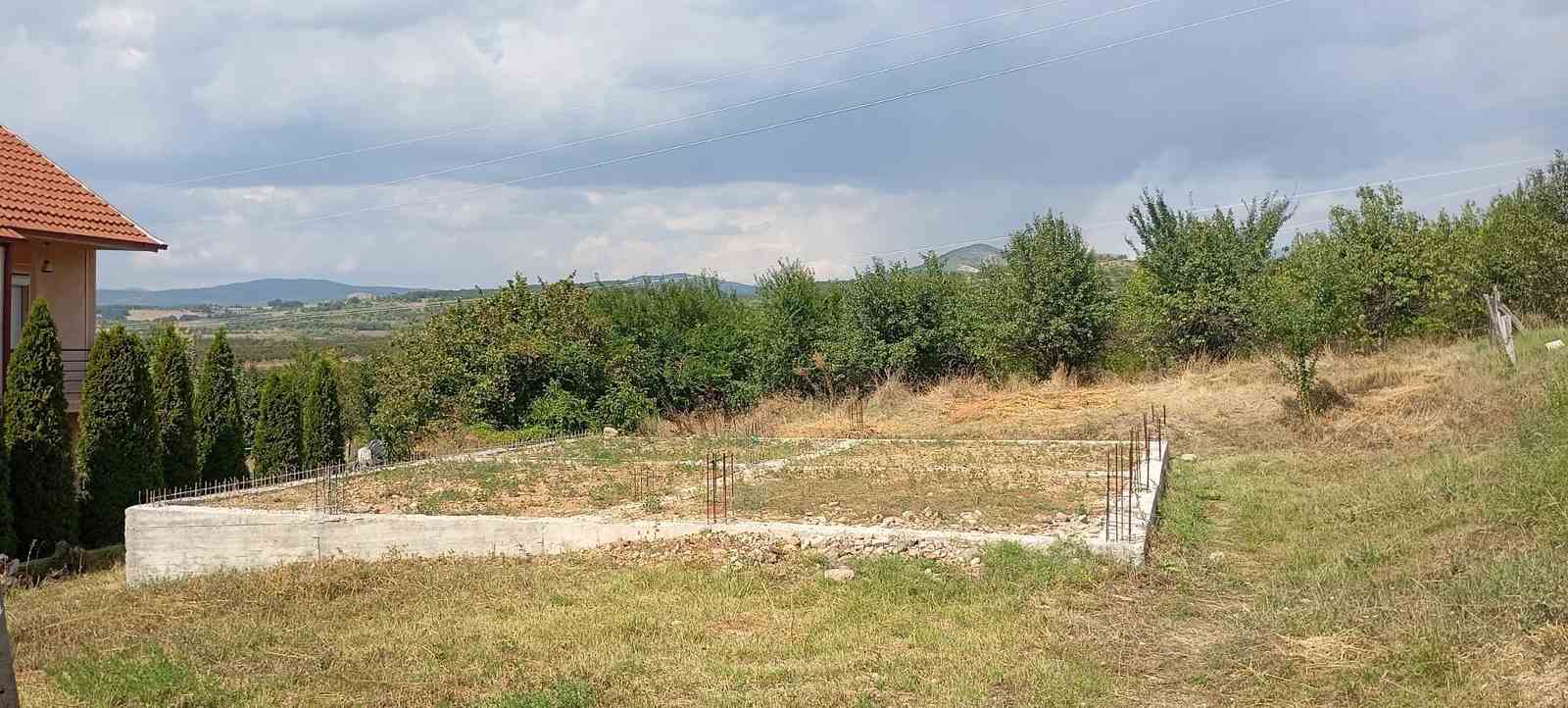 СЕ ПРОДАВА ПЛАЦ во населба Милково Брдо со површина од 430 м²