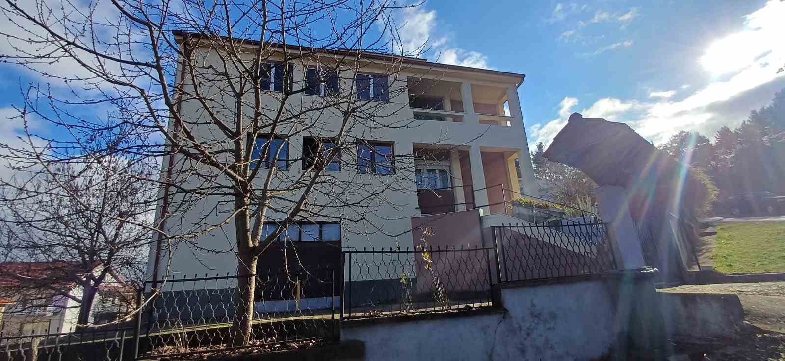 СЕ ПРОДАВА ПРЕКРАСНА КУЌА ВО ДЕЛЧЕВО